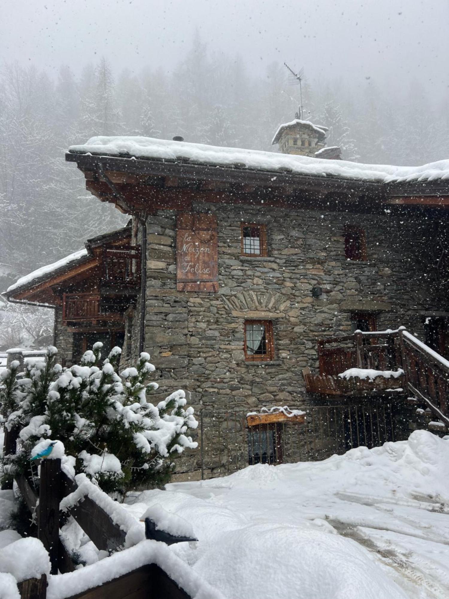 La Meizon de Felise Arvier Exterior foto